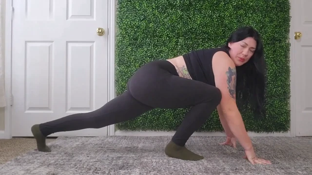 Kinkydomkitty91 Gassy Yoga Sesh Julia Ryan